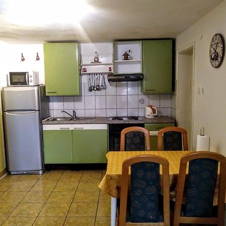 Leo Appartement Makarska Buitenkant foto