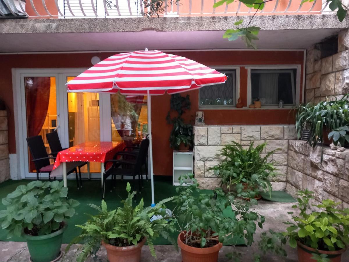 Leo Appartement Makarska Buitenkant foto