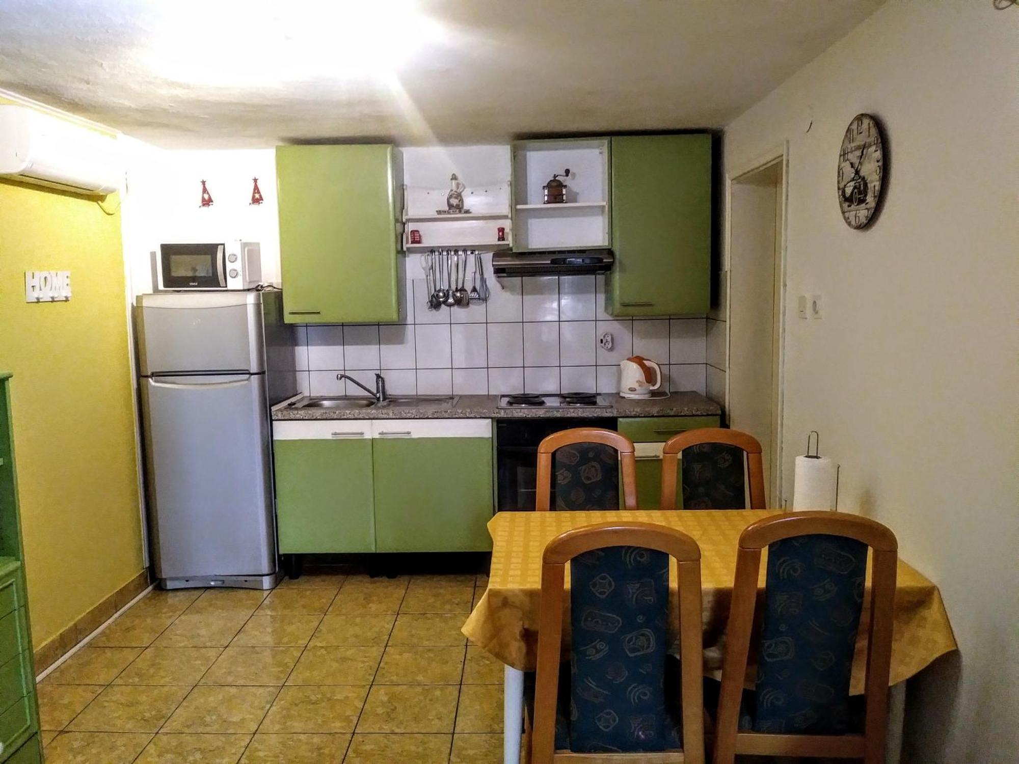 Leo Appartement Makarska Buitenkant foto
